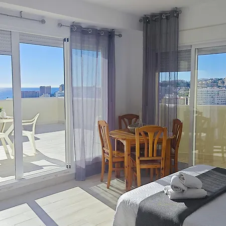 El Estudio De La Playa Benalbeach Vistas Al Mar Benalmadena Exterior photo