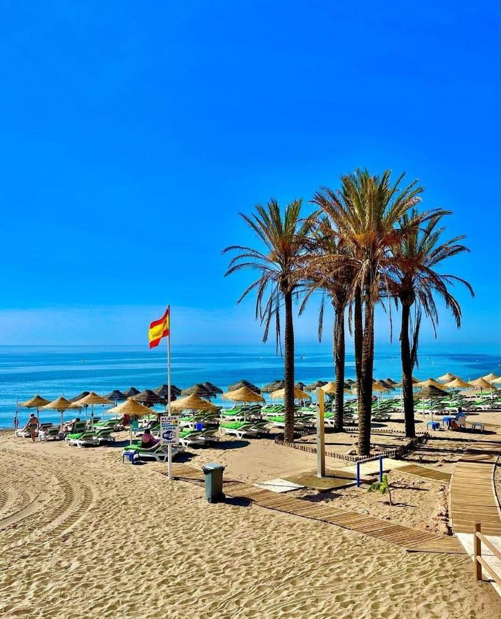 Benalbeach Holidays. Vistas Al Mar.