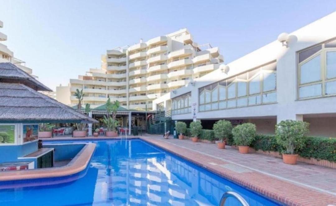 Apartment Benalbeach Holidays. Vistas Al Mar.