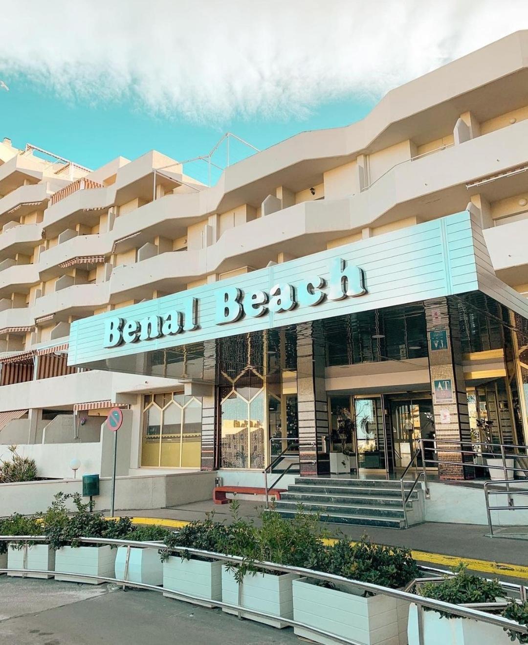 Benalbeach Holidays. Vistas Al Mar.