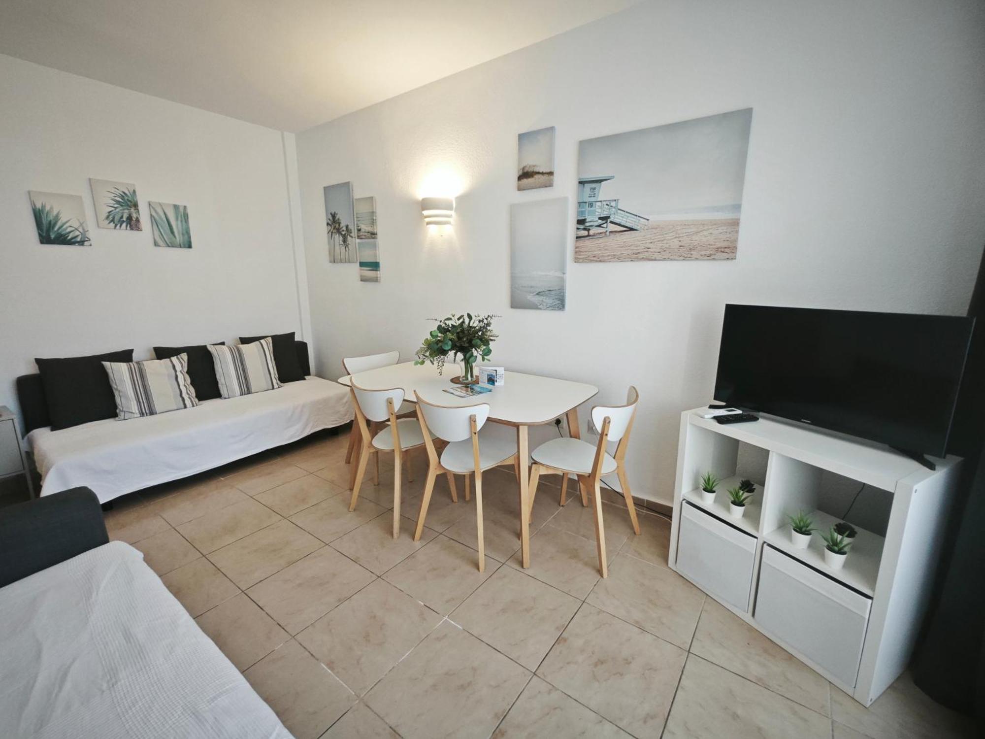 Apartment Benalbeach Holidays. Vistas Al Mar. Benalmádena